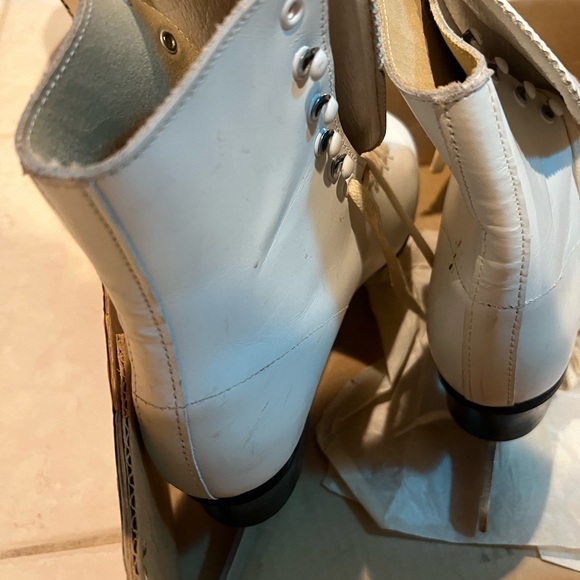 Women’s Genuine ALL CANADIAN Figure Ice Skates-WhiteSheffield Steel Tempered C7 - Picture 13 of 15